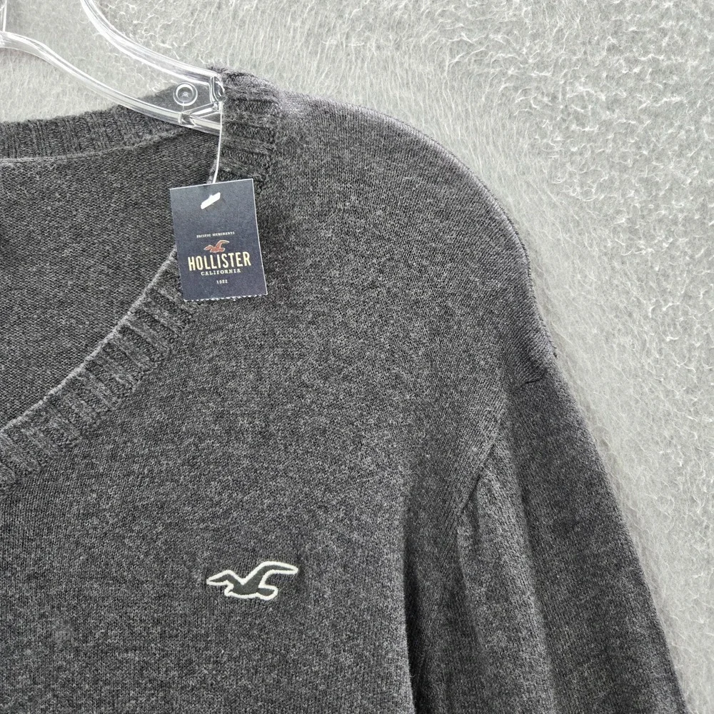 Hollister Men Sweater Large Gray Knit V Neck‎ Cotton Blend Long Sleeve NWT